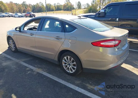 2015 Ford Fusion S из США, поврежденный, VIN 3FA6P0G74FR101971